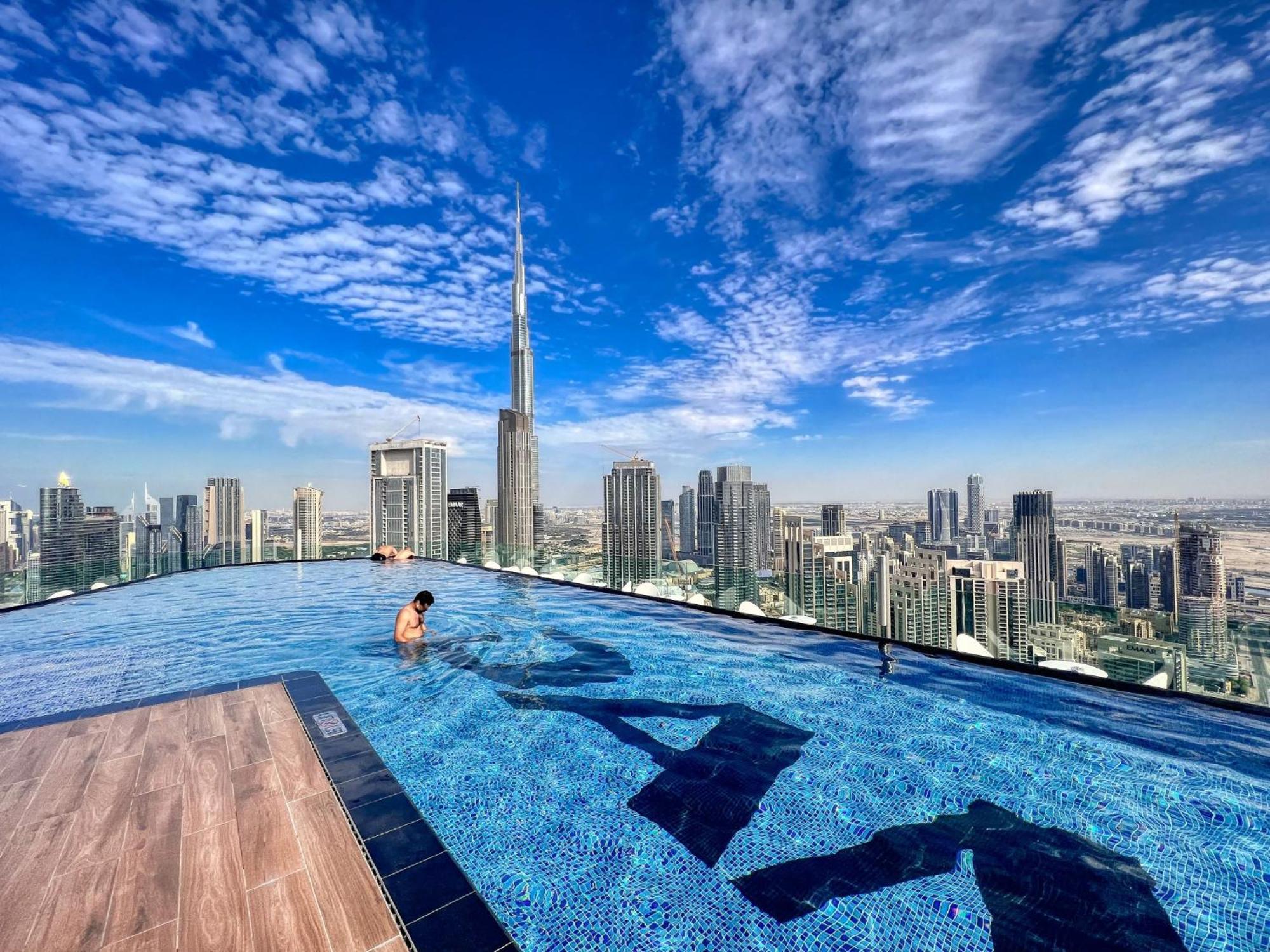 Apartamento Highest Infinity Pool In Downtown Dubái Exterior foto